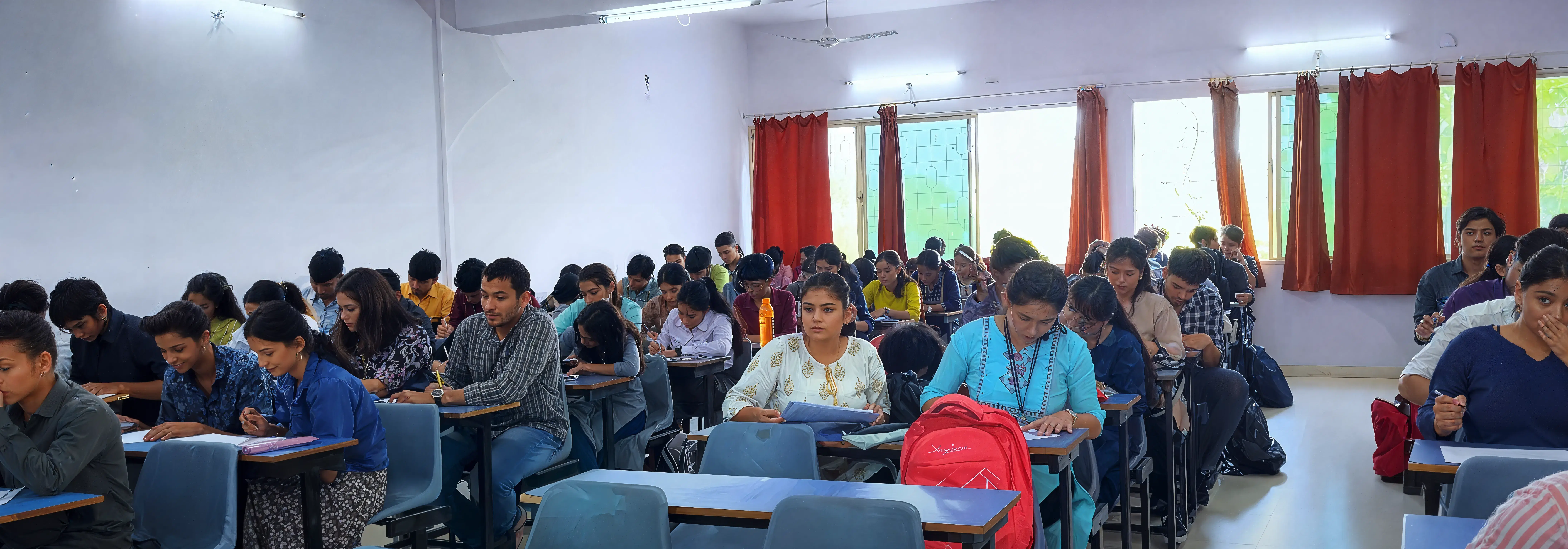 Dr Ambedkar College Nagpur Classroom photo 3